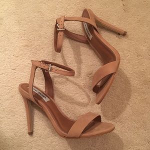 BRAND NEW! Steve Madden Landen ankle strap sandal